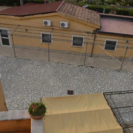 Aparthotel La Dimora Del Molo